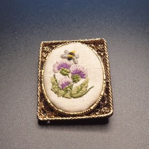 Vintage Brooch- pendant